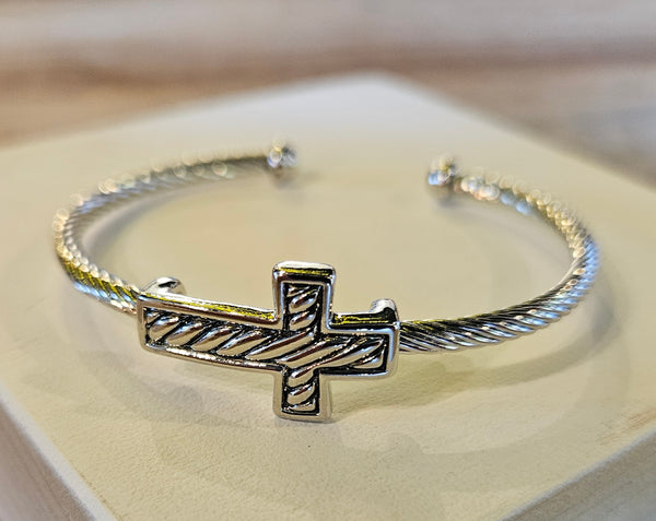 Classic Cross Cable Bracelet