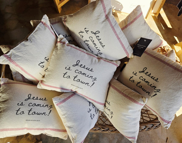 “Jesus Is Coming to Town” Christmas Pillow – Inspired by Revelation 22:12 | Faith-Filled Holiday Décor Gift