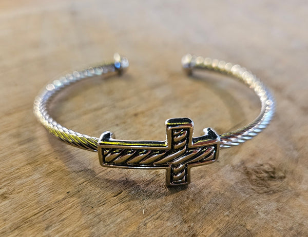 Classic Cross Cable Bracelet